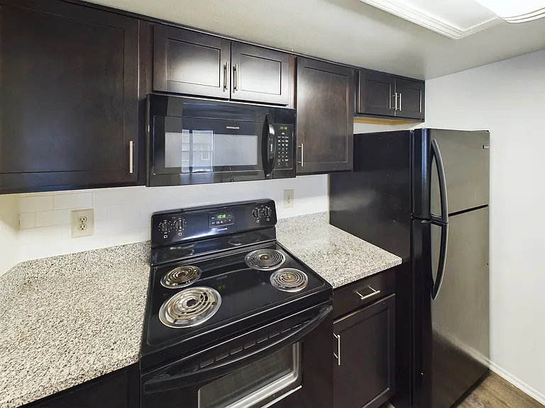 Stoney Brooke Apartments — Photo 42