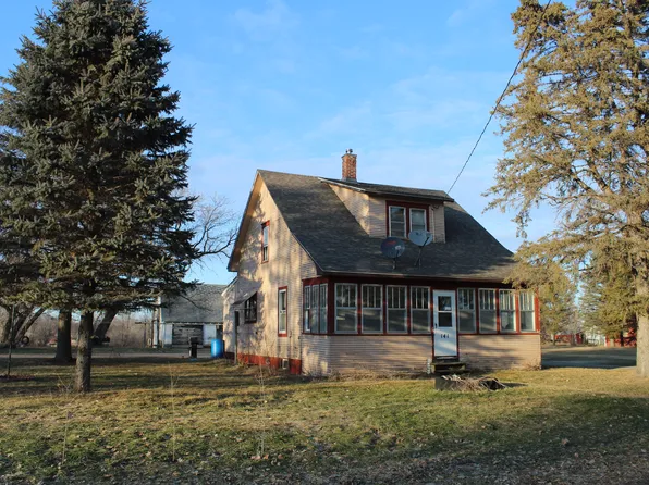 141 7th Ave E, Melrose, MN 56352