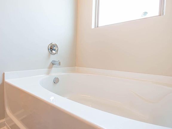 5th image of 1244 Brookstone Cir NE