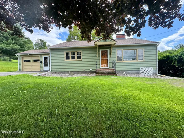 16 Anthony St, Adams, MA 01220
