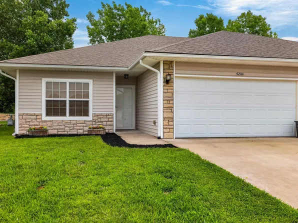 4204 SW Shenandoah Rd, Topeka, KS 66610