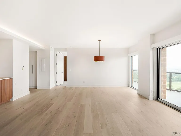 1133 Race St #16B — Photo 14