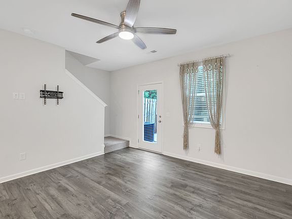 4th image of 211 Norse Creek Dr #1