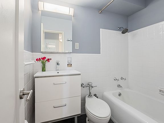 5th image of 122 Ashland Pl APT 10J