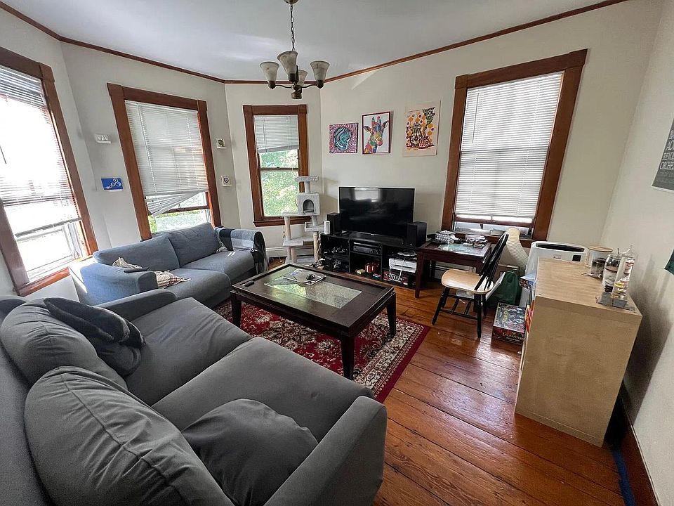 2nd image of 505 Green St #2B
