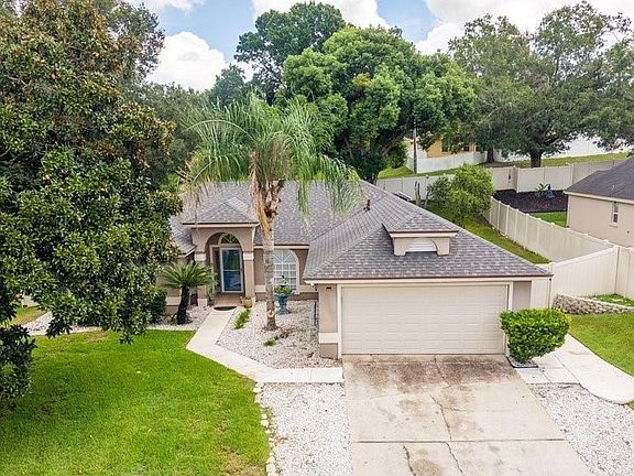 3rd image of 859 HIGH POINTE CIRCLE