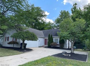 8677 Usher Rd, Olmsted Township, OH 44138