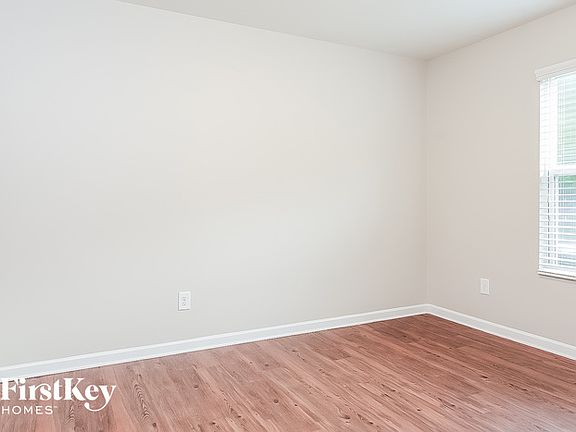 5th image of 111 Norwood Ct