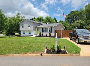 110 Benwood Dr, Simpsonville, SC 29680