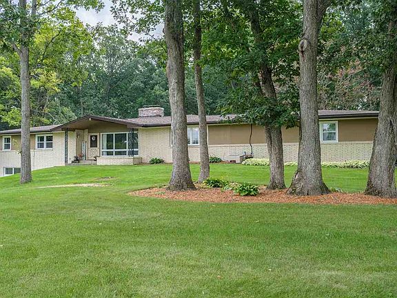 2nd image of 7055 Kinnikinnick Dr