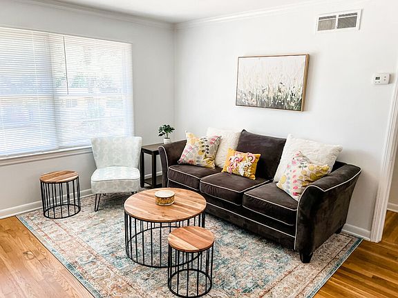 2nd image of 23 Berkley Pl #4
