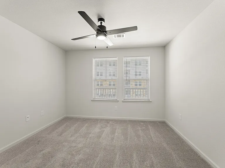 Cordova Apartments — Photo 14