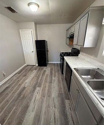2nd image of 8020 Gus St #8020