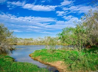 556 County Road 307, Floresville, TX 78114
