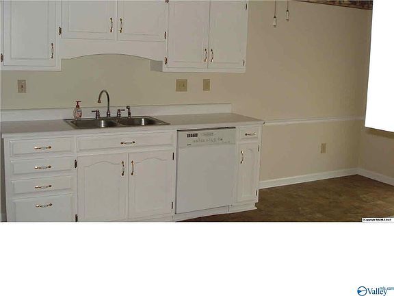 5th image of 100 Medicine Bend Ct