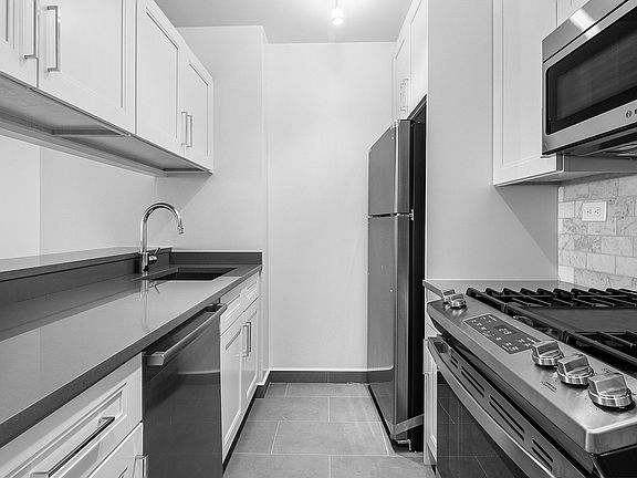 4th image of 145 W 67th St APT 41A