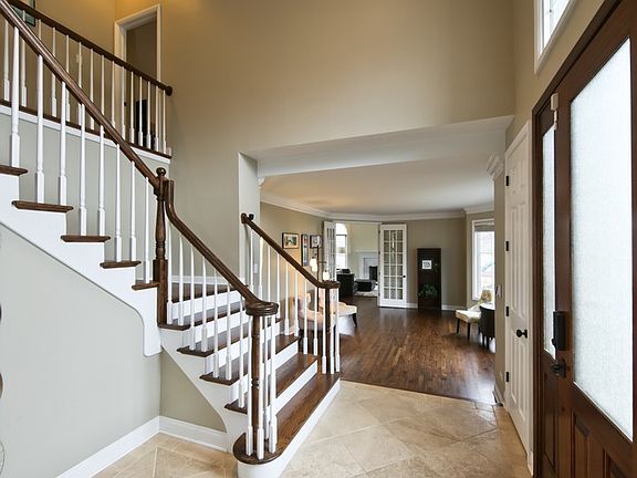 2nd image of 425 West 6th St ,