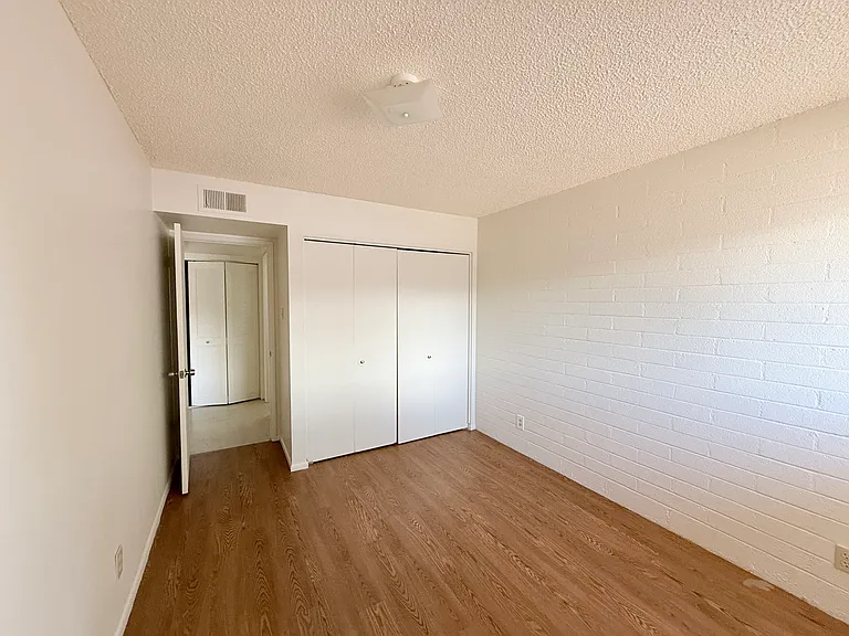 220 S 3rd Ave #6 — Photo 8