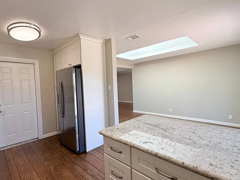 205 Barbara Ct — Photo 26