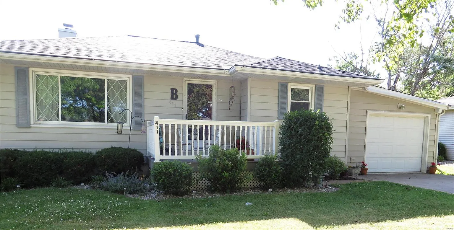 411 David St photo 1