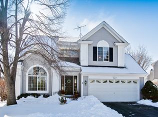 323 Rock Hall Cir, Grayslake, IL 60030