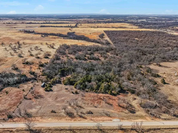 1055 W Countyline Rd, Ratliff City, OK 73481