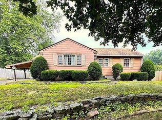 208 Roy St, Springfield, MA 01104