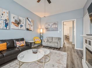 2818 N Ashland Ave APT 1, Chicago, IL 60657