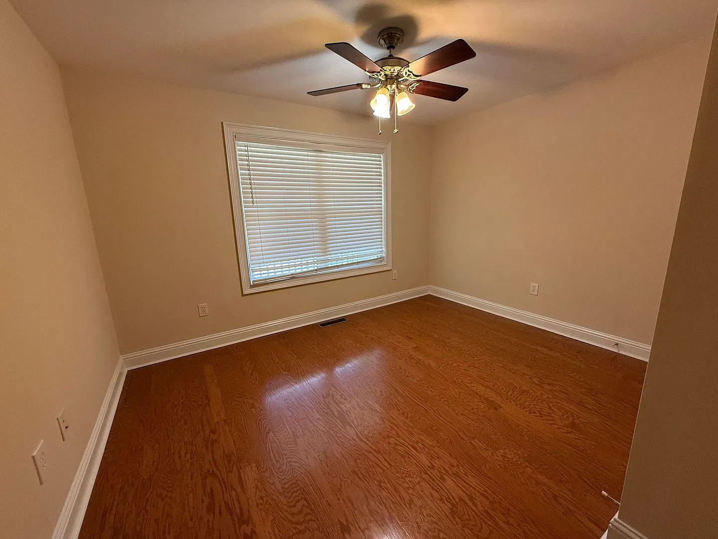 Pre-Leasing For August 6th 2027! — Photo 4
