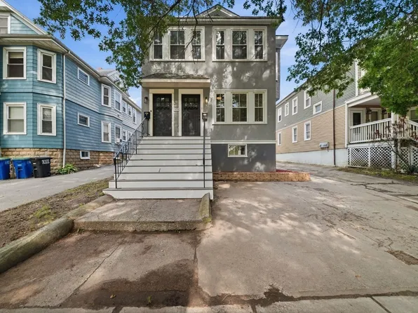 303 Alewife Brook Pkwy, Somerville, MA 02144