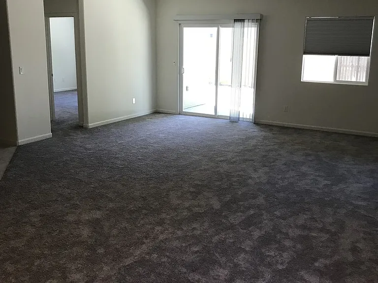407 Jacobs Dr — Photo 12