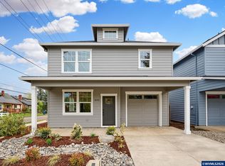 818 Pine St, Silverton, OR 97381