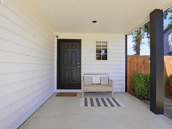2nd image of 6657 SE Ariel St