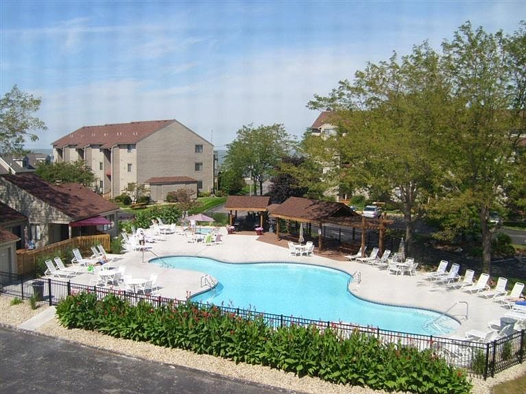 1st image of 503 W Lakeshore Dr APT B3