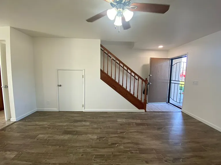 2212 Pine St — Photo 29
