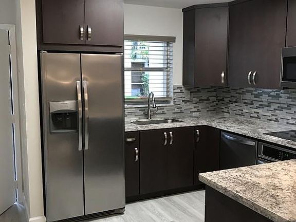 3rd image of 8508 Old Country Manor #222