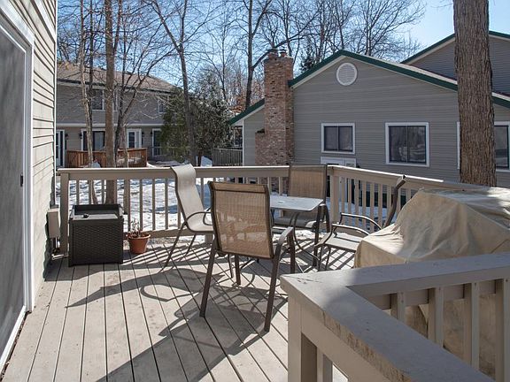 3rd image of 2746 Upland Ct N