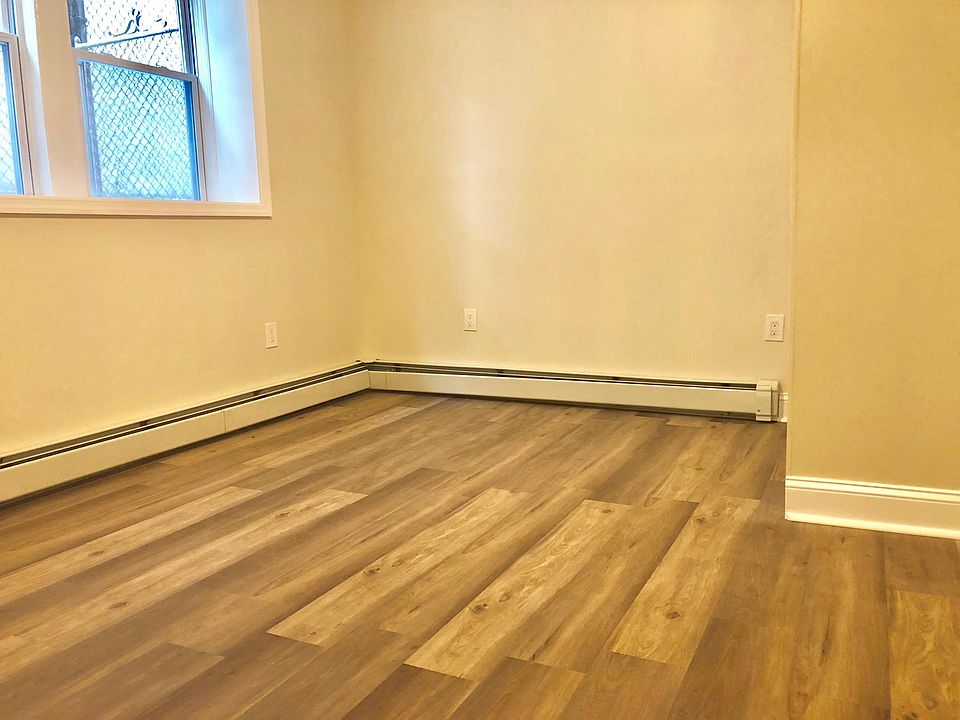 2nd image of 361 Danforth Ave APT 15