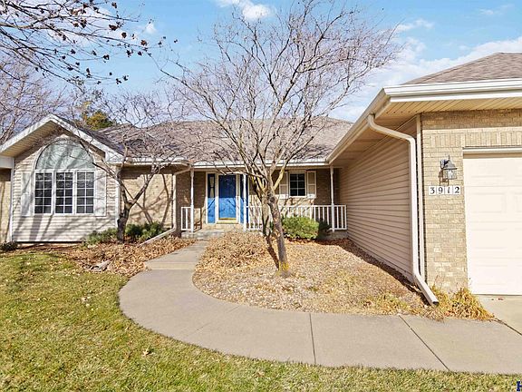 3rd image of 3912 Village Ct