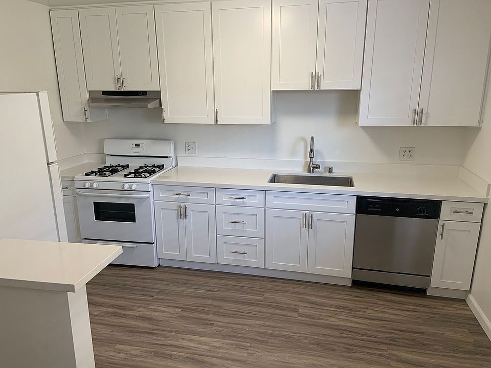 *Open House 9/22 11am1pm* Remodeled 2b/1ba In South Park With Onsite