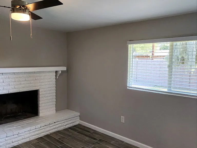 1041 W Elna Rae St — Photo 6