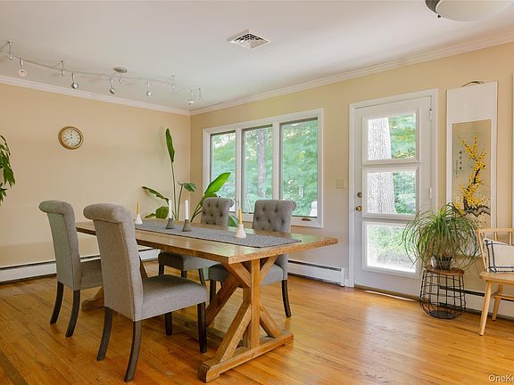 4th image of 133 White Schoolhouse Road