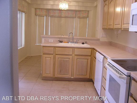 4th image of 10129 Crescent Creek Dr