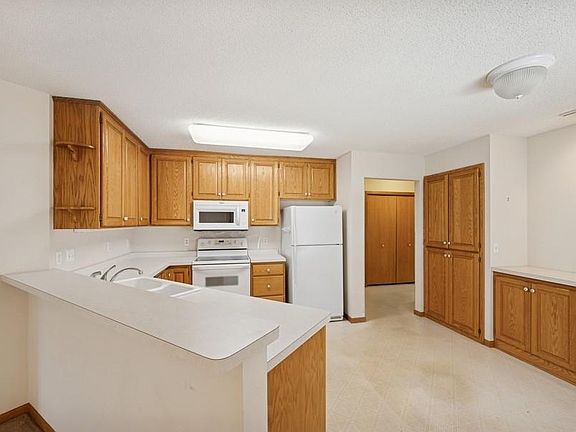 4th image of 8558 Telford Ln N