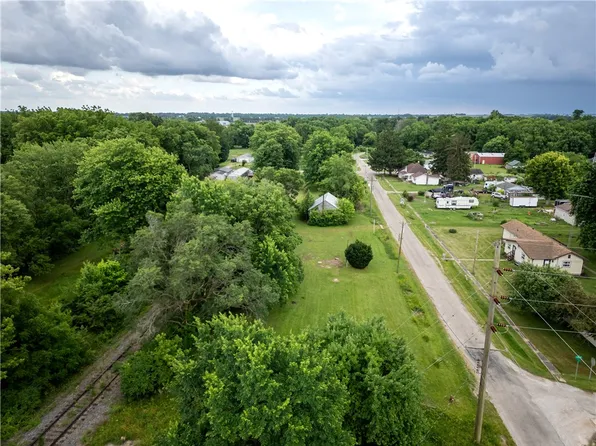 3979 N 1500 East Rd, Ridge Farm, IL 61870
