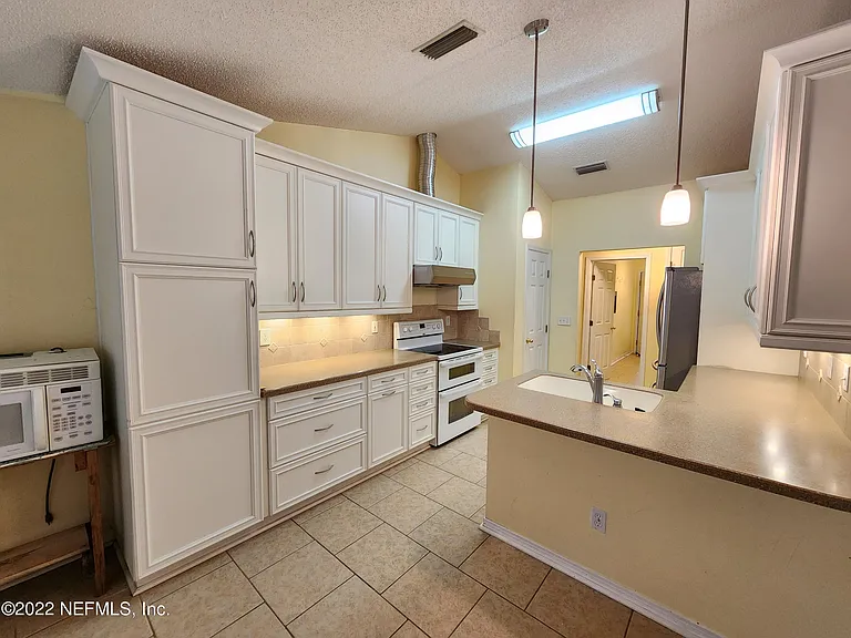 1589 Guardian Ct — Photo 13