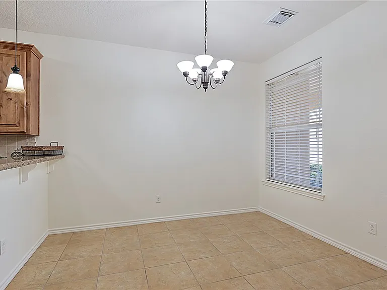 3802 Blackhawk Ln — Photo 4