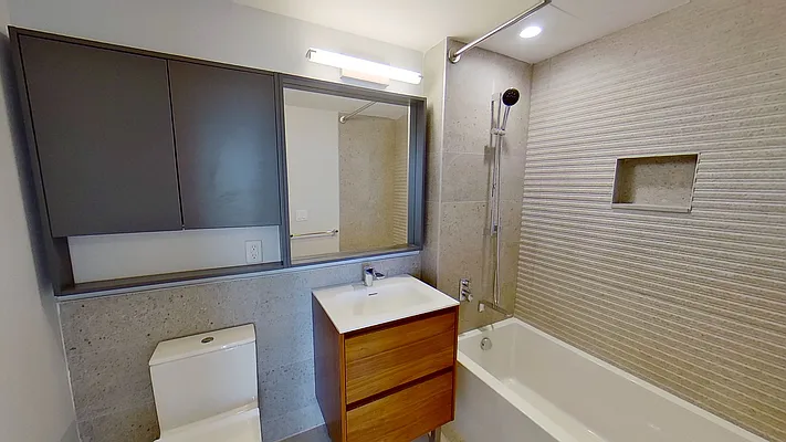 Rented by Bond New York | media 31