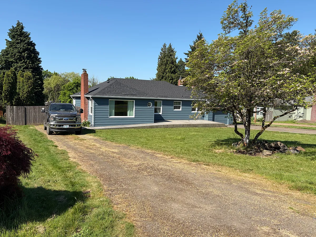 Building Photo - SE Kronberg Ave