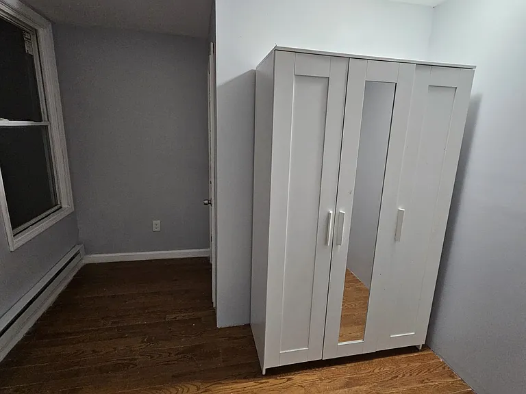 961 Grove St #2R — Photo 14